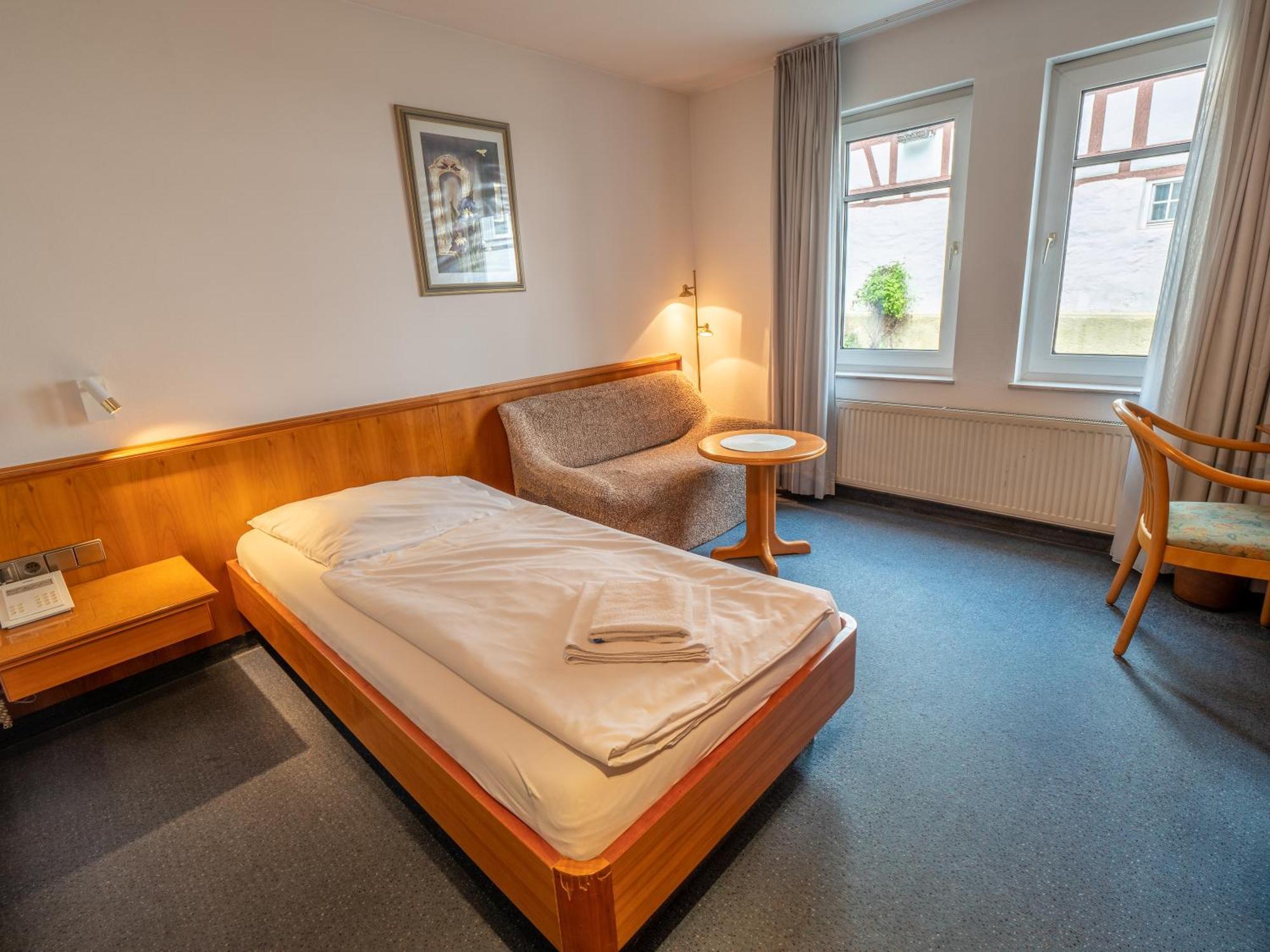 Hotel Pflum Mit Gaestehaus Nuertingen Eksteriør billede