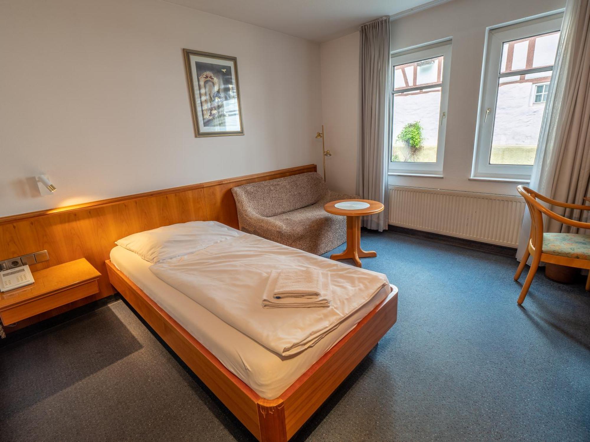 Hotel Pflum Mit Gaestehaus Nuertingen Eksteriør billede