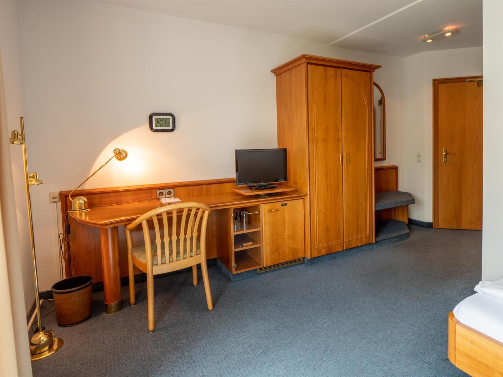 Hotel Pflum Mit Gaestehaus Nuertingen Eksteriør billede