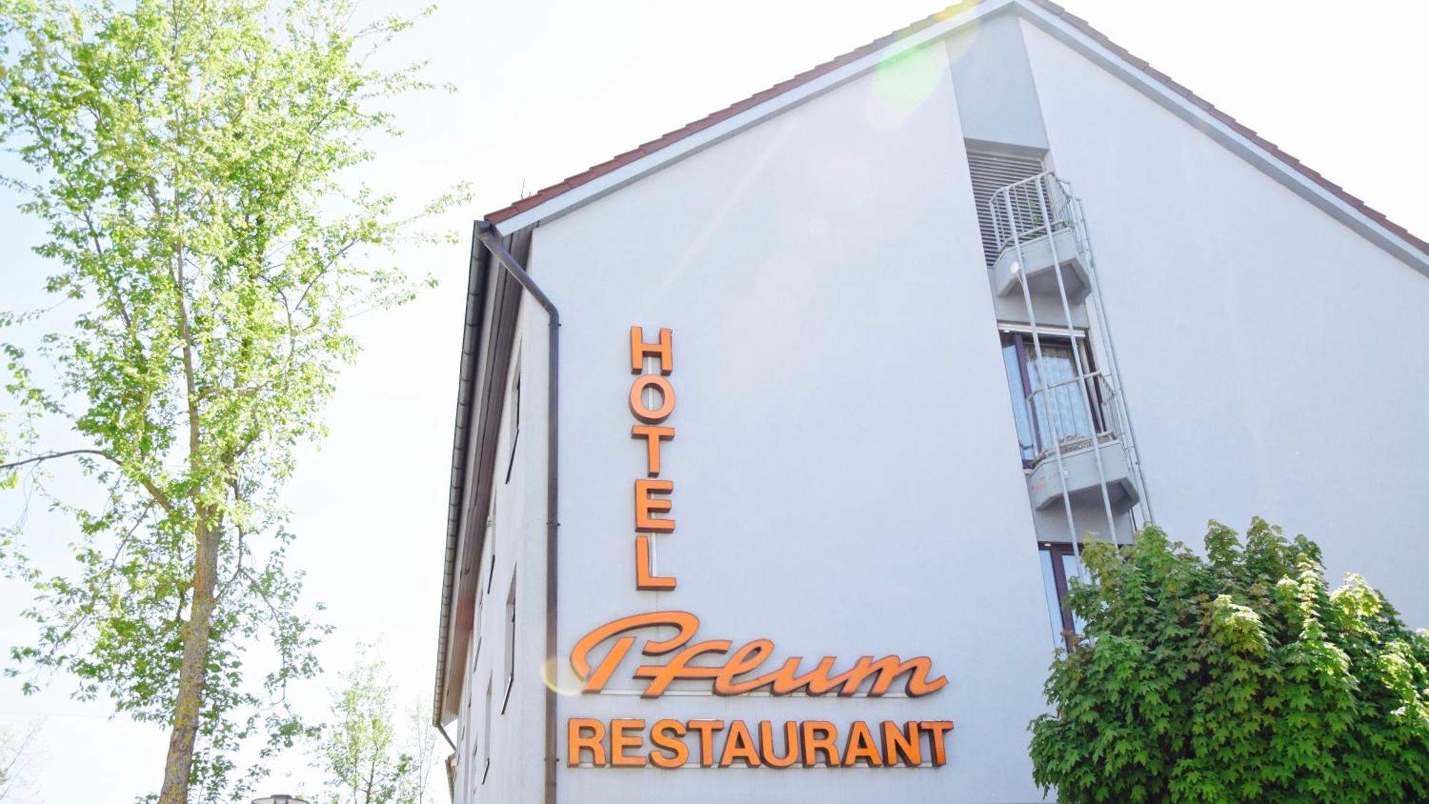 Hotel Pflum Mit Gaestehaus Nuertingen Eksteriør billede